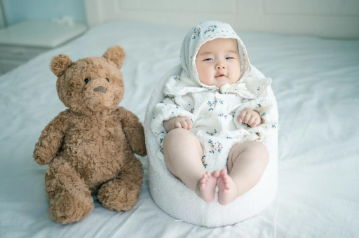 克拉玛依宝宝挠耳朵是怎么回事 克拉玛依宝宝挠耳朵是怎么回事